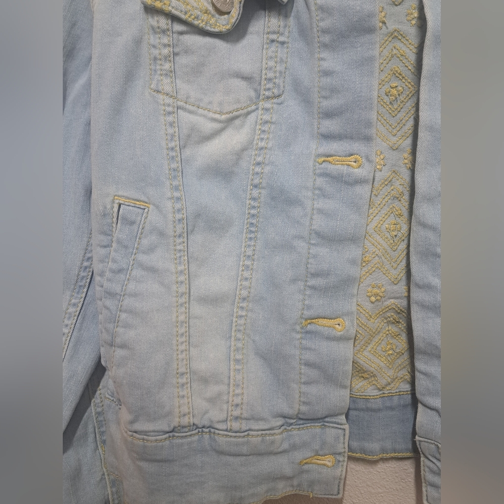 LuLaRoe Denim Jacket Women Size Small Light Wash Embroidered Jean Trucker Jacket - Picture 4 of 10